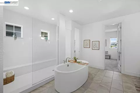 Bath - 39481 Squirrel Rd, Newark, CA 94560 photo 5 of 7