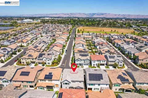 View/Area - 39481 Squirrel Rd, Newark, CA 94560 photo 2 of 3