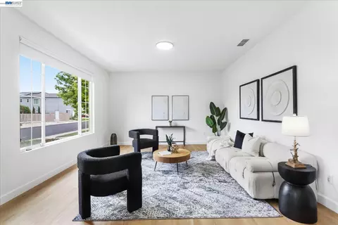 Living - 744 Vasconcellos Ave, Manteca, CA 95336 photo 2 of 4