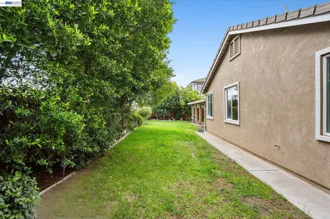 Exterior - 744 Vasconcellos Ave, Manteca, CA 95336 photo 7 of 8