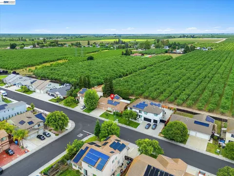 View/Area - 744 Vasconcellos Ave, Manteca, CA 95336 photo 2 of 8