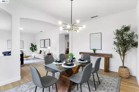 Dining - 744 Vasconcellos Ave, Manteca, CA 95336 photo 2 of 3