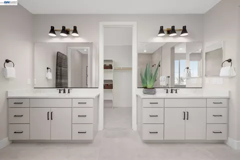 Bath - 314 E Cyldesdale Ct, Mountain House, CA 95391 photo 3 of 3