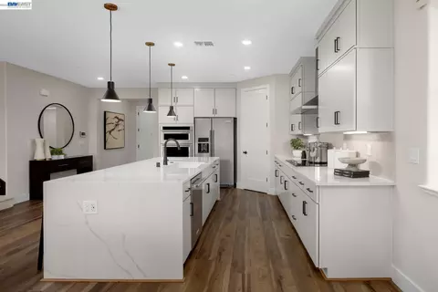 Kitchen - 314 E Cyldesdale Ct, Mountain House, CA 95391 photo 3 of 3