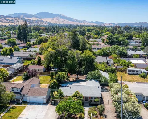View/Area - 2072 Chalomar Rd, Concord, CA 94518 photo 2 of 5