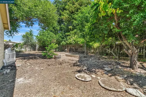 Exterior - 2072 Chalomar Rd, Concord, CA 94518 photo 8 of 11