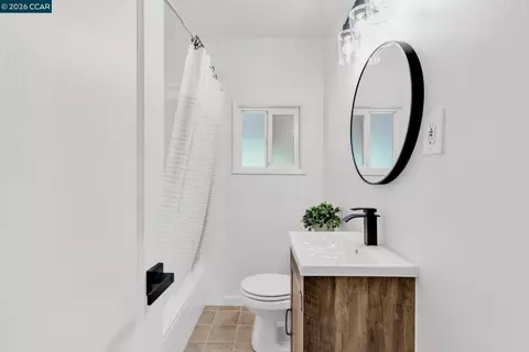Bath - 2072 Chalomar Rd, Concord, CA 94518 photo 5 of 5