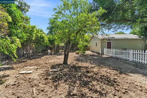 Exterior - 2072 Chalomar Rd, Concord, CA 94518 photo 9 of 11
