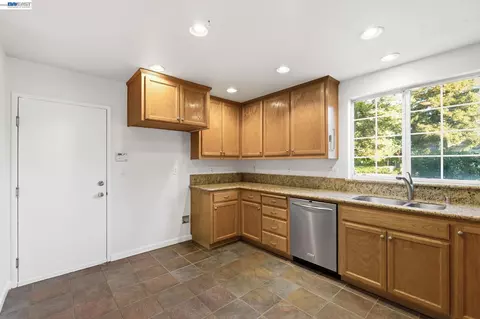 Kitchen - 2215 Morningside Ct, Tracy, CA 95376 photo 1 of 4