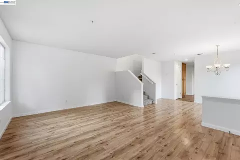 Living - 2215 Morningside Ct, Tracy, CA 95376 photo 6 of 8