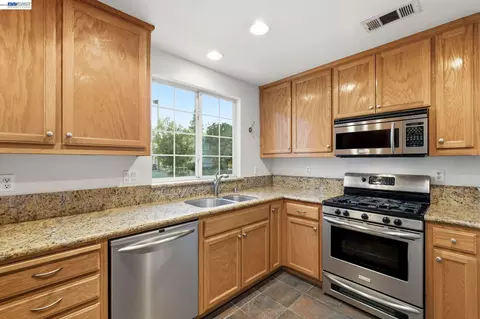 Kitchen - 2215 Morningside Ct, Tracy, CA 95376 photo 4 of 4