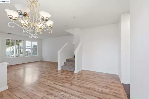 Living - 2215 Morningside Ct, Tracy, CA 95376 photo 8 of 8