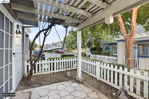 Exterior - 2215 Morningside Ct, Tracy, CA 95376 photo 4 of 5