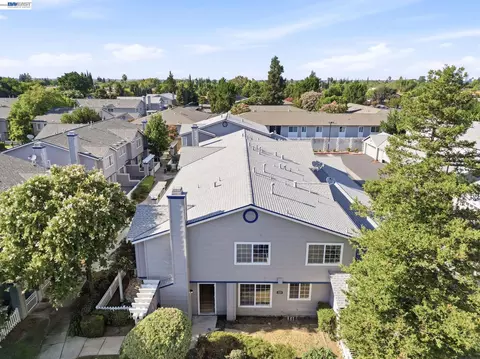 View/Area - 2215 Morningside Ct, Tracy, CA 95376 photo 1 of 2