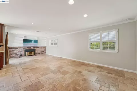 Living - 6620 Thames Dr, Gilroy, CA 95020 photo 3 of 6