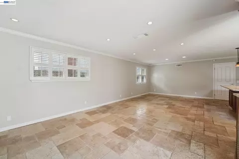 Living - 6620 Thames Dr, Gilroy, CA 95020 photo 5 of 6