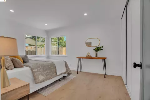 Bedroom - 102 Dalma Dr, Mountain View, CA 94041 photo 6 of 6