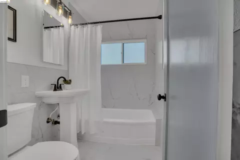 Bath - 102 Dalma Dr, Mountain View, CA 94041 photo 1 of 2