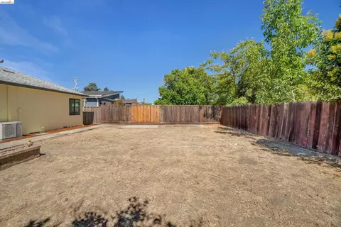 Exterior - 102 Dalma Dr, Mountain View, CA 94041 photo 9 of 9