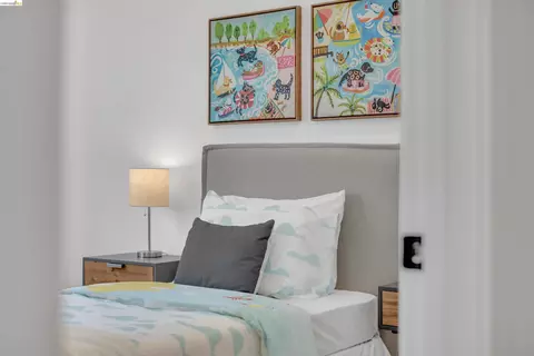 Bedroom - 102 Dalma Dr, Mountain View, CA 94041 photo 3 of 6