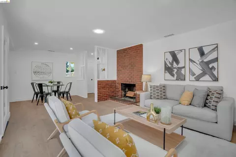 Living - 102 Dalma Dr, Mountain View, CA 94041 photo 5 of 6