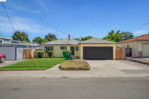 Exterior - 102 Dalma Dr, Mountain View, CA 94041 photo 2 of 9