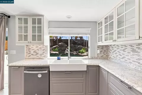 Kitchen - 300 Helena Ct, Oakley, CA 94561 photo 2 of 4
