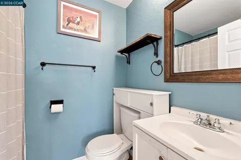 Bath - 300 Helena Ct, Oakley, CA 94561 photo 2 of 3