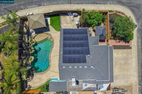 View/Area - 300 Helena Ct, Oakley, CA 94561 photo 4 of 6