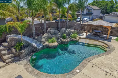 Exterior - 300 Helena Ct, Oakley, CA 94561 photo 7 of 7