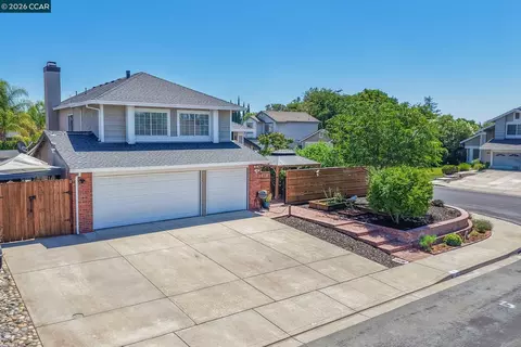 Exterior - 300 Helena Ct, Oakley, CA 94561 photo 2 of 7