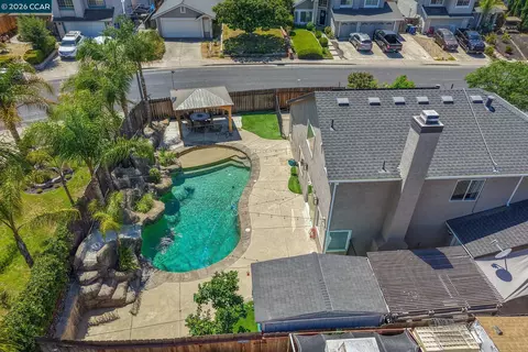 View/Area - 300 Helena Ct, Oakley, CA 94561 photo 3 of 6
