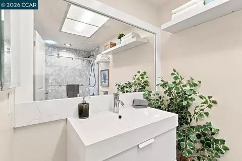 Bath - 202 Miramonte Dr, Moraga, CA 94556 photo 1 of 3