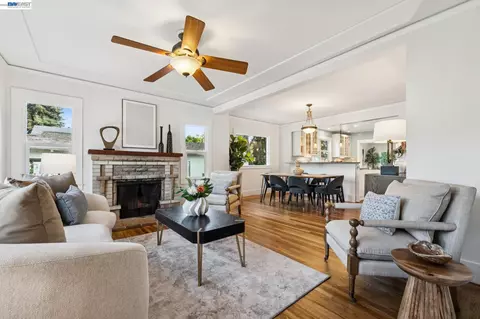 10907 Julius St, Oakland, CA 94605