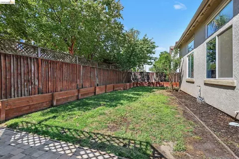 Exterior - 3551 Keystone Loop, Discovery Bay, CA 94505 photo 7 of 9