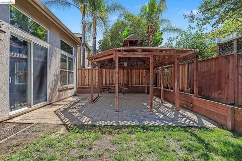 Exterior - 3551 Keystone Loop, Discovery Bay, CA 94505 photo 6 of 9
