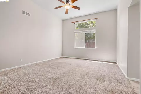 Living - 3551 Keystone Loop, Discovery Bay, CA 94505 photo 8 of 10
