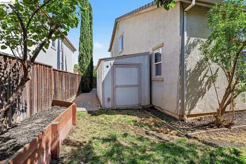 Exterior - 3551 Keystone Loop, Discovery Bay, CA 94505 photo 8 of 9