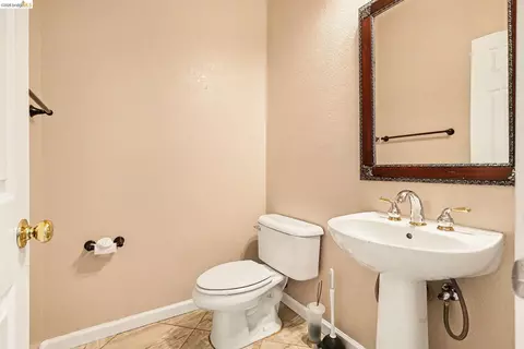 Bath - 3551 Keystone Loop, Discovery Bay, CA 94505 photo 1 of 4