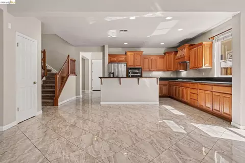 Living - 3551 Keystone Loop, Discovery Bay, CA 94505 photo 7 of 10