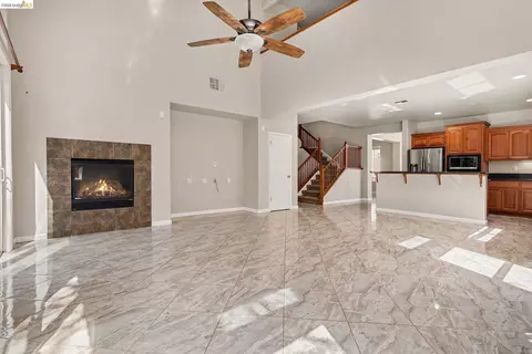 Living - 3551 Keystone Loop, Discovery Bay, CA 94505 photo 3 of 10