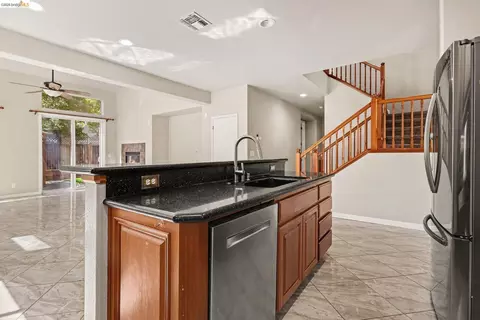 Kitchen - 3551 Keystone Loop, Discovery Bay, CA 94505 photo 2 of 2
