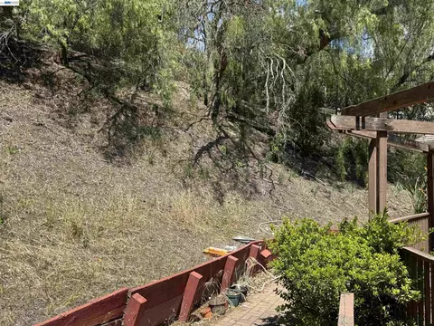 Exterior - 8206 Rhoda Ave, Dublin, CA 94568 photo 7 of 9