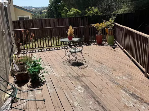 Exterior - 8206 Rhoda Ave, Dublin, CA 94568 photo 8 of 9