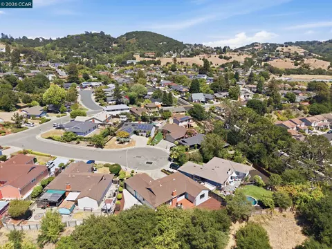View/Area - 3307 Ahern Ct, Richmond, CA 94803 photo 8 of 12