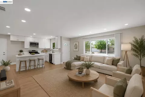 Living - 587 Somoa Ln, Lathrop, CA 95330 photo 3 of 4