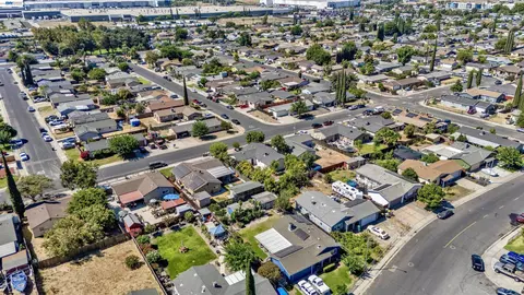 View/Area - 587 Somoa Ln, Lathrop, CA 95330 photo 3 of 3