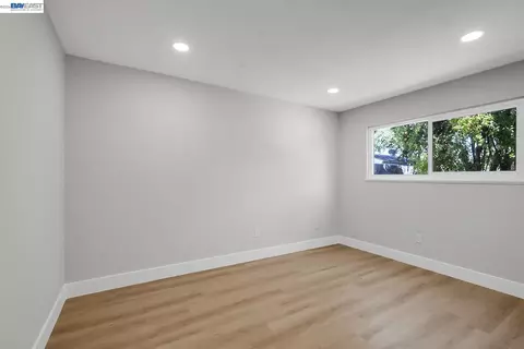 Bedroom - 587 Somoa Ln, Lathrop, CA 95330 photo 6 of 9