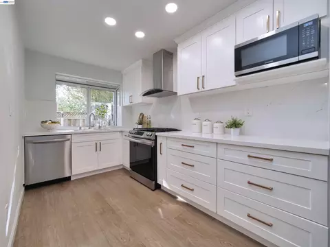 Kitchen - 7445 Rolling Hills Cir, Dublin, CA 94568 photo 1 of 8