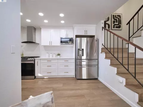 Kitchen - 7445 Rolling Hills Cir, Dublin, CA 94568 photo 8 of 8